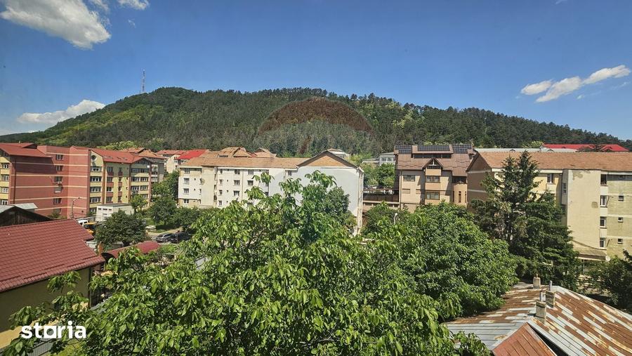 Apartament cu 4 camere în Mărăței