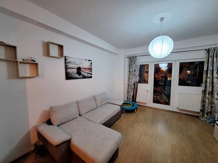 Apartament cu 2 camere semidecomandat în Roșu