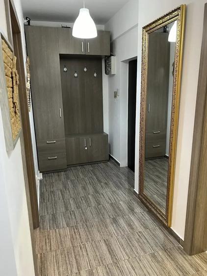 Apartament cu 2 camere semidecomandat în Ghencea