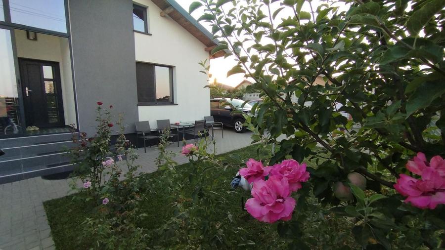 Casă cu 4 camere în Geamăna