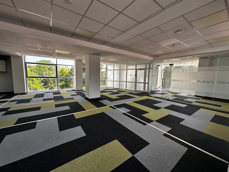 Spațiu comercial, de 220 mp, în Podu Roș