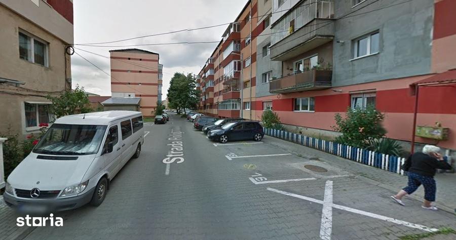Apartament cu 4 camere în Cetate