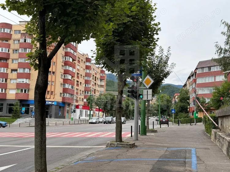 Spațiu comercial, de 25 mp, în Răcădău