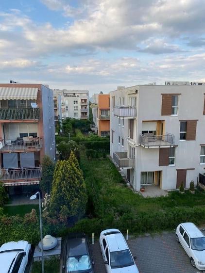 Apartament cu 3 camere decomandat, mobilat în Central