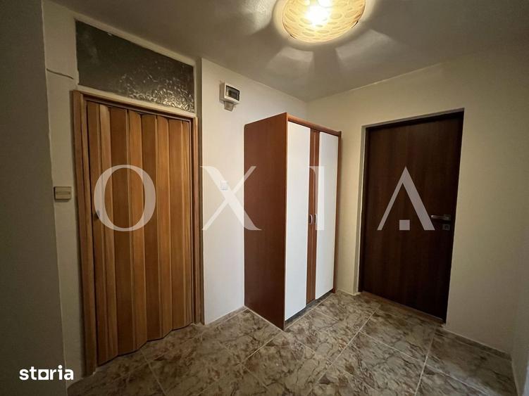 Apartament cu 3 camere semidecomandat, mobilat în Complex Studențesc