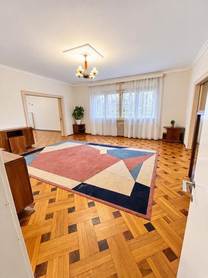 Apartament cu 3 camere decomandat în Cotroceni