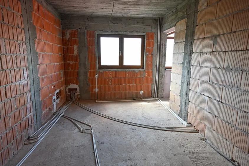 Casă cu 5 camere în Central