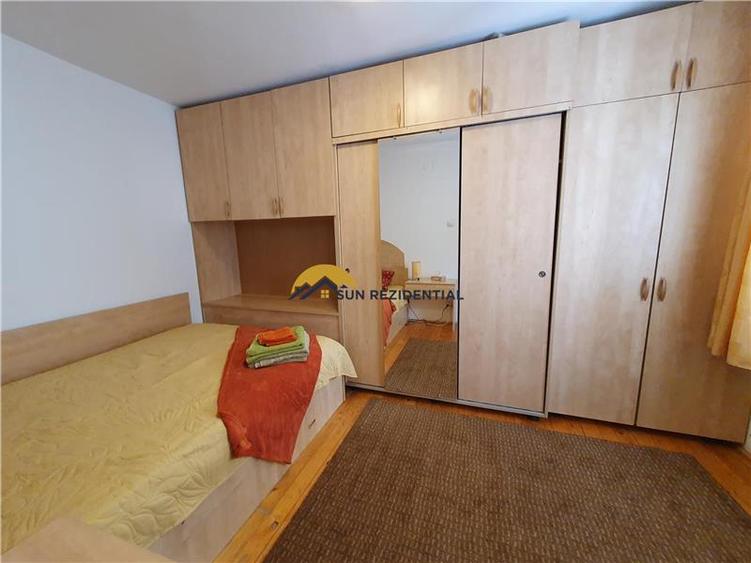 Apartament cu 2 camere semidecomandat, mobilat în Decebal
