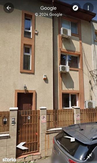 Casă cu 8 camere cu Teren 200 Mp în Centrul Civic