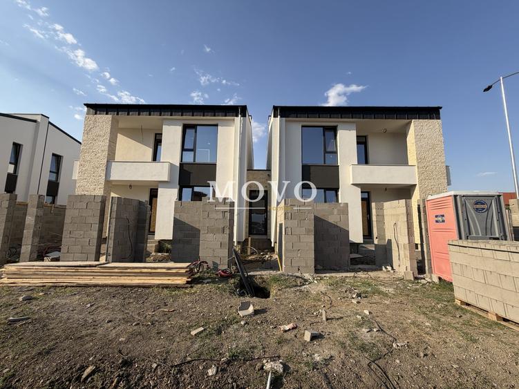 Duplex cu 4 camere cu Canalizare în Moșnița Nouă