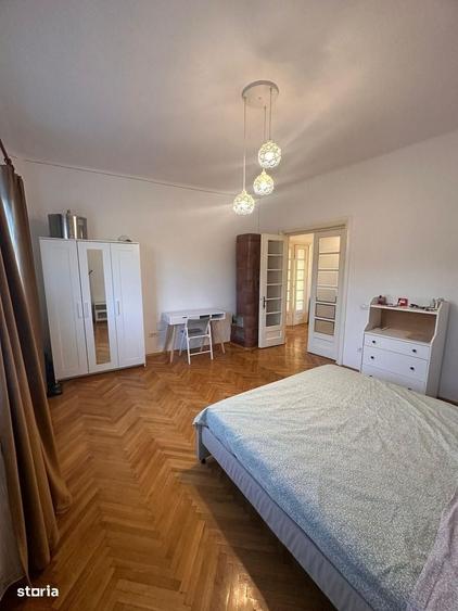 Apartament cu 3 camere semidecomandat în Central