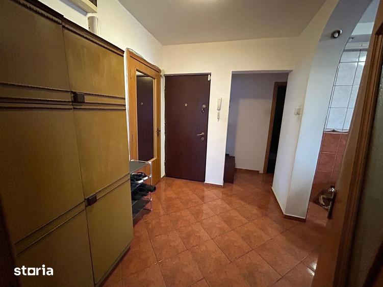 Apartament cu 3 camere, mobilat în Fizicienilor