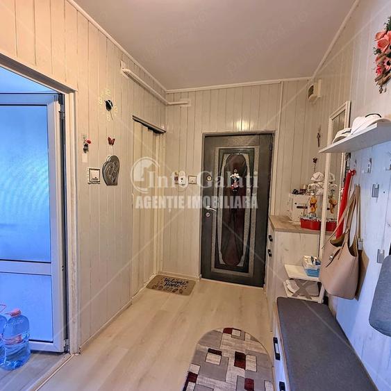 Apartament cu 3 camere decomandat în Micro 20