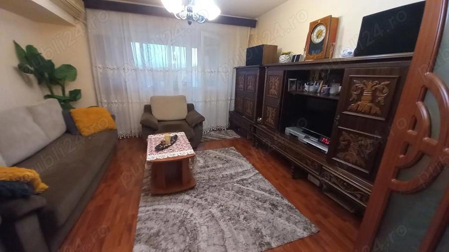 Apartament cu 3 camere decomandat în Central