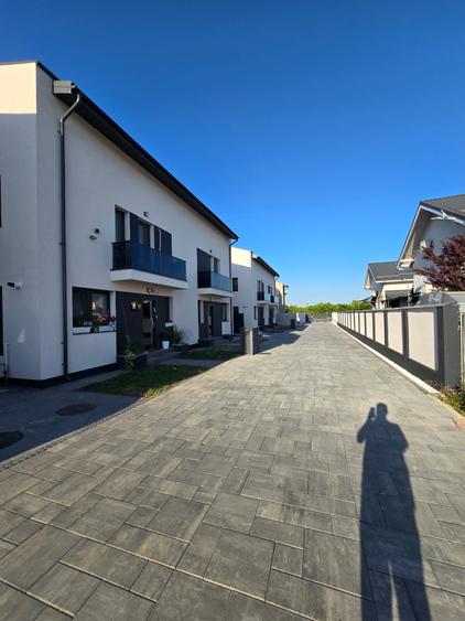 Duplex cu 4 camere cu Teren 300 Mp în Central