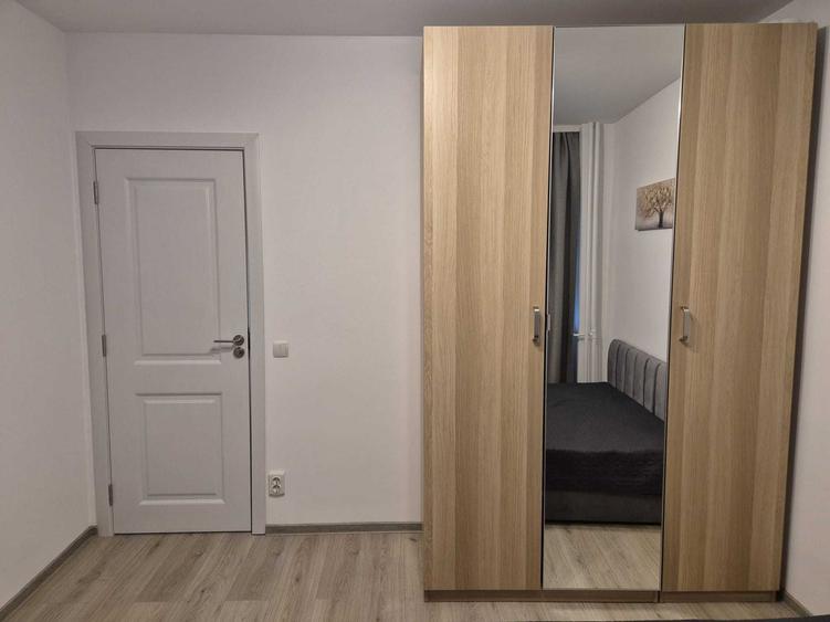 Apartament cu 2 camere semidecomandat în Roșu