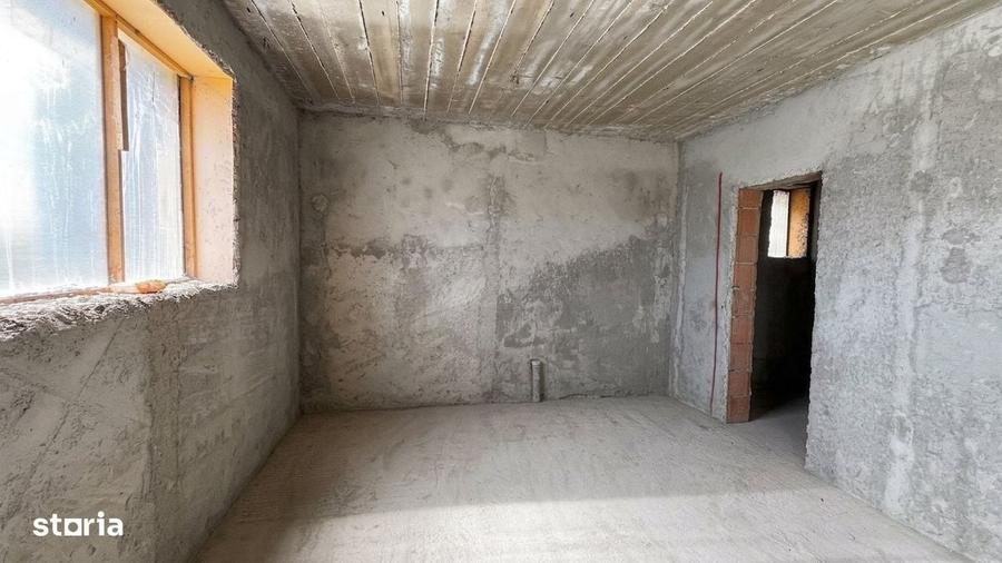 Casă cu 4 camere în Dumbrăveni