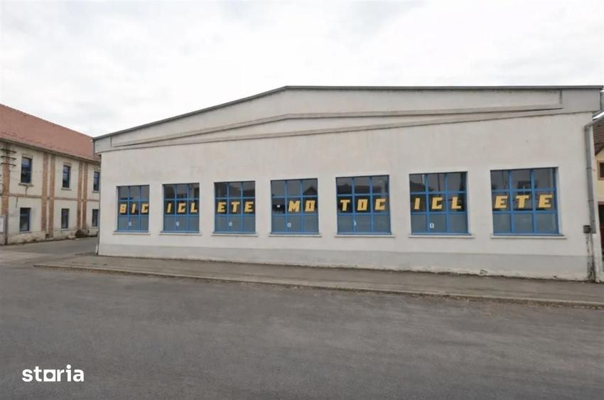 Spațiu comercial, de 500 mp, în Terezian