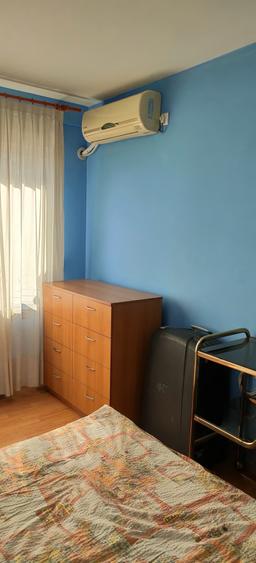 Apartament cu 3 camere semidecomandat în Basarab