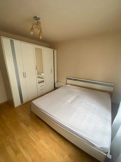 Apartament cu 4 camere decomandat în Independenței