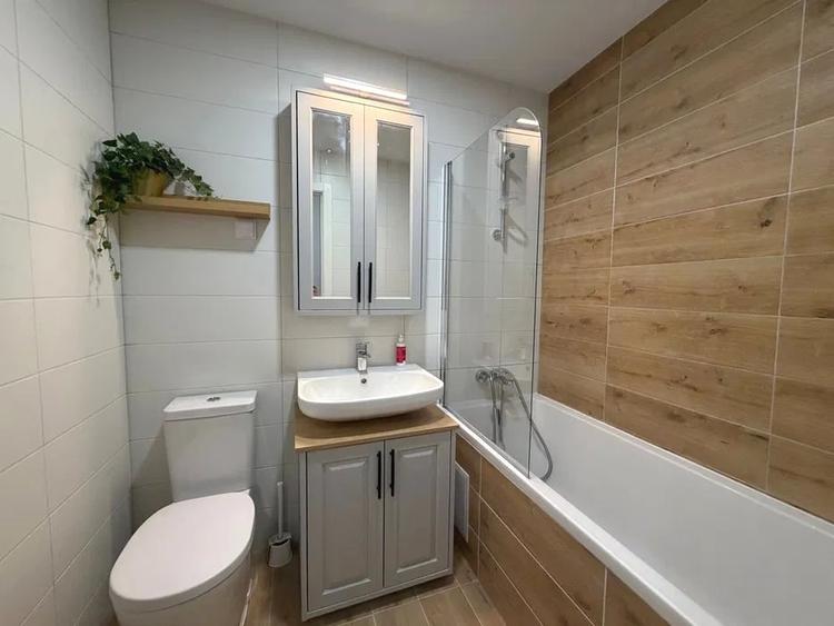 Apartament cu 3 camere decomandat, mobilat în Pantelimon
