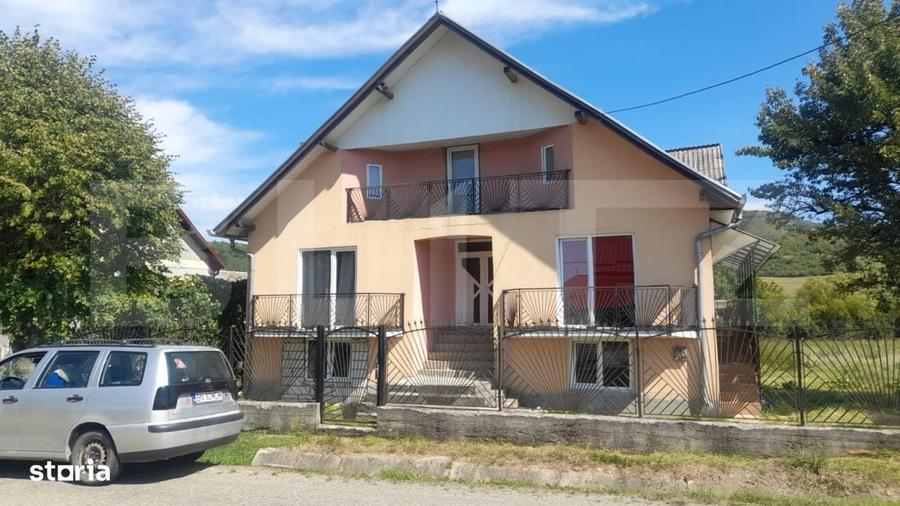 Casă cu 4 camere în Chiraleș