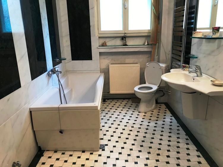Apartament cu 6 camere semidecomandat în Dorobanți