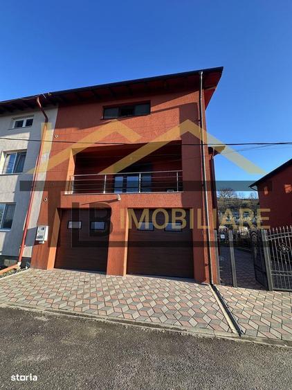 Casă cu 6 camere cu Teren 290 Mp în Criș