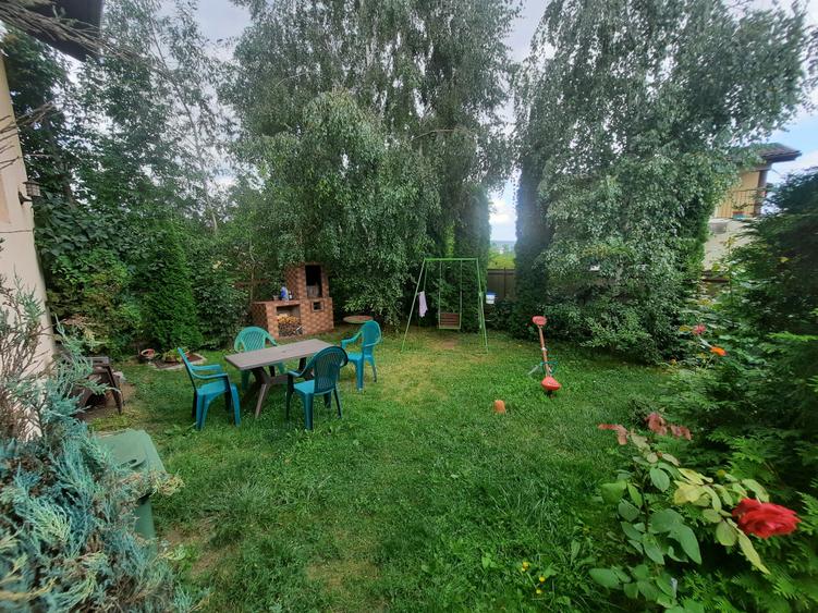 Duplex cu 5 camere cu Canalizare în Gruia