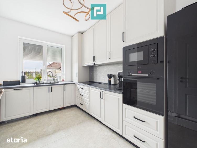 Casă cu 4 camere cu Teren 366 Mp în Sânandrei