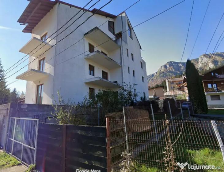 Casă cu 7 camere cu Teren 415 Mp în Central