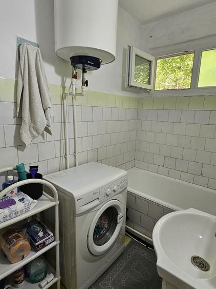 Apartament cu 3 camere decomandat, mobilat în Exterior Vest
