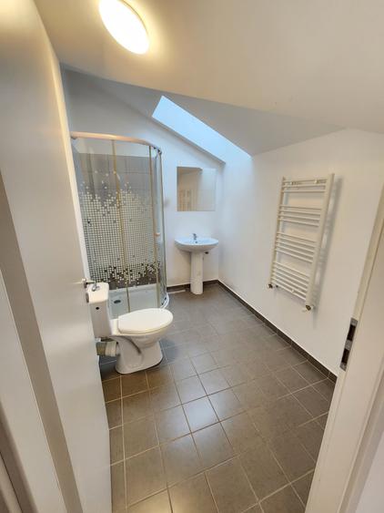 Apartament cu 2 camere semidecomandat, mobilat în Lipovei
