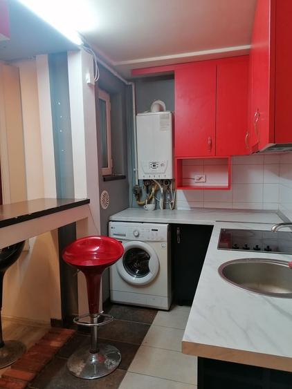 Garsonieră decomandată în Central
