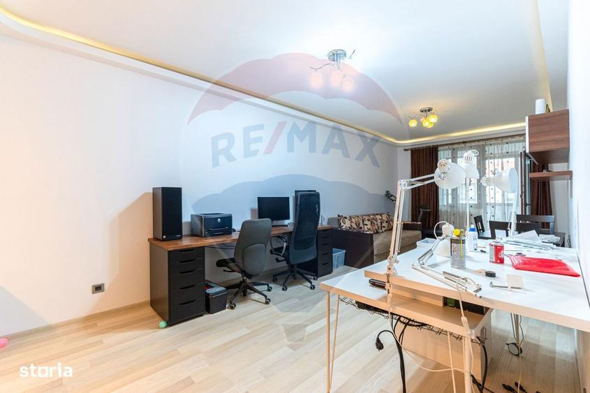 Apartament cu 3 camere decomandat în IAR