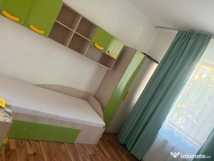 Apartament cu 3 camere semidecomandat în Rahova