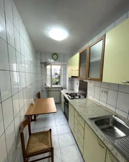 Garsonieră decomandată, mobilată în Muncii