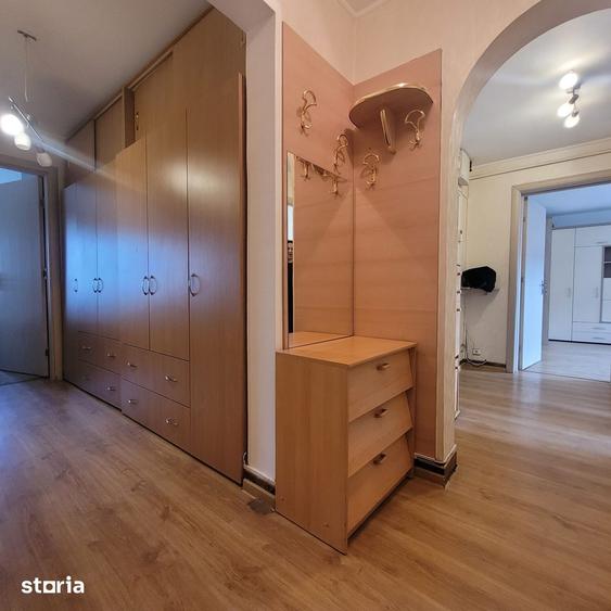 Apartament cu 3 camere decomandat în Centrul Civic