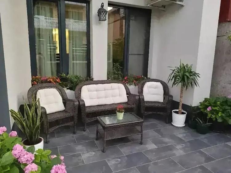 Casă cu Teren 450 Mp în Central