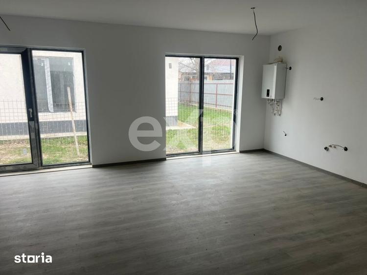 Casă cu 3 camere cu Canalizare în Corbu