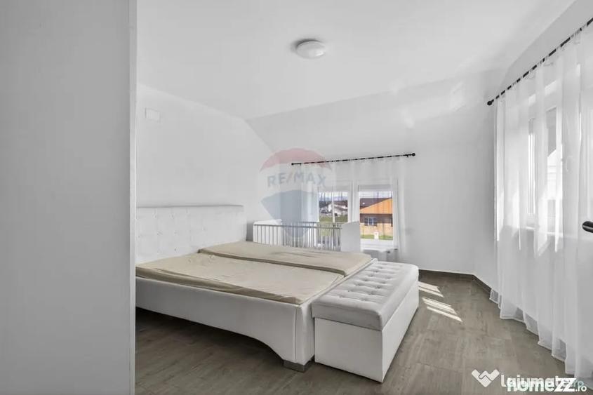 Casă cu 9 camere cu Teren 600 Mp în Fântânele