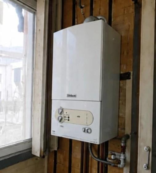 Apartament cu 3 camere decomandat în Centrul Civic