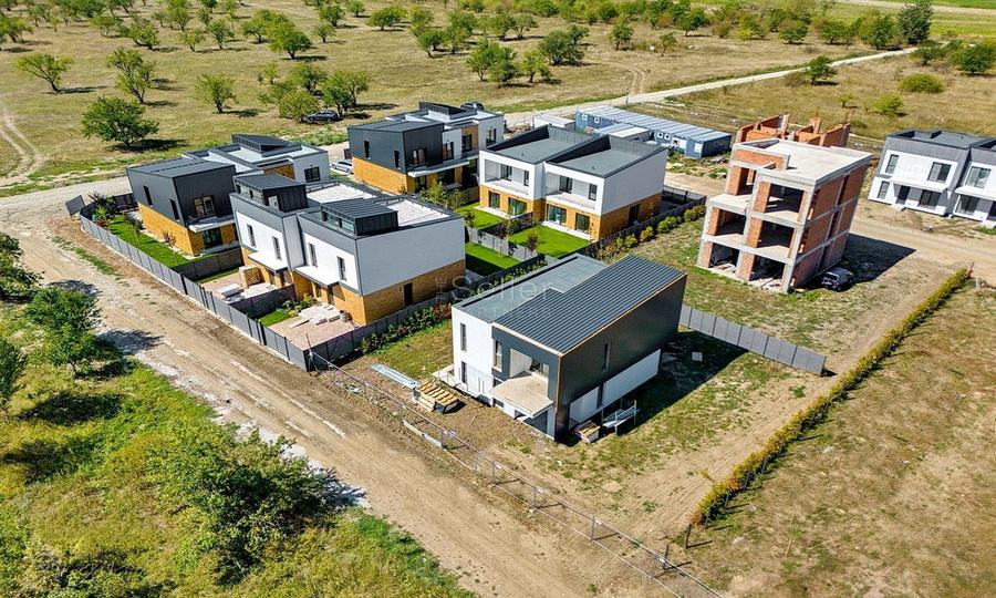 Casă individuală cu 4 camere cu Canalizare în Ghimbav Livadă