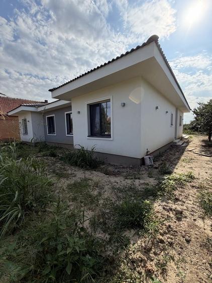 Casă cu 3 camere în Albina