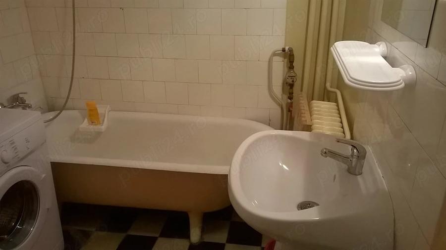 Apartament cu 3 camere semidecomandat în Ultracentral
