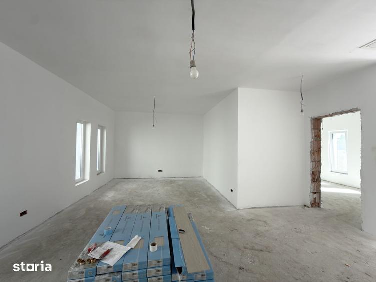 Casă cu 3 camere cu Teren 275 Mp în Sânmihaiu Român