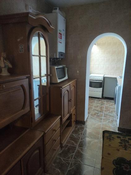 Apartament cu 2 camere decomandat în Rovine