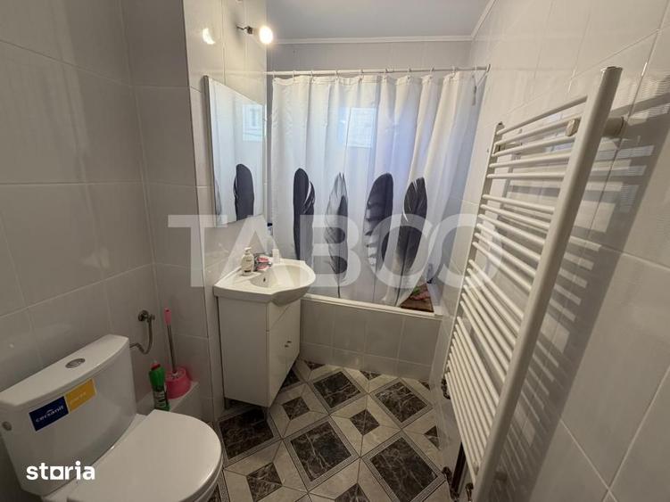 Apartament cu 3 camere semidecomandat în Central