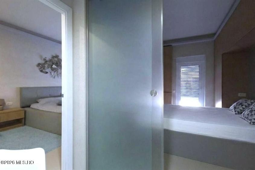 Apartament cu 2 camere semidecomandat, mobilat în Central