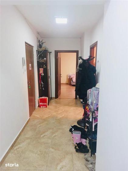 Apartament cu 2 camere decomandat, mobilat în Tei
